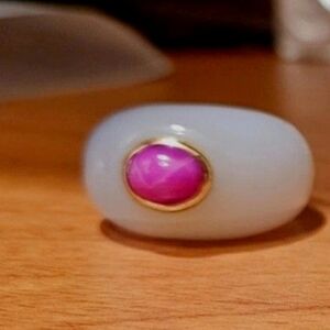 Vintage ring with star ruby